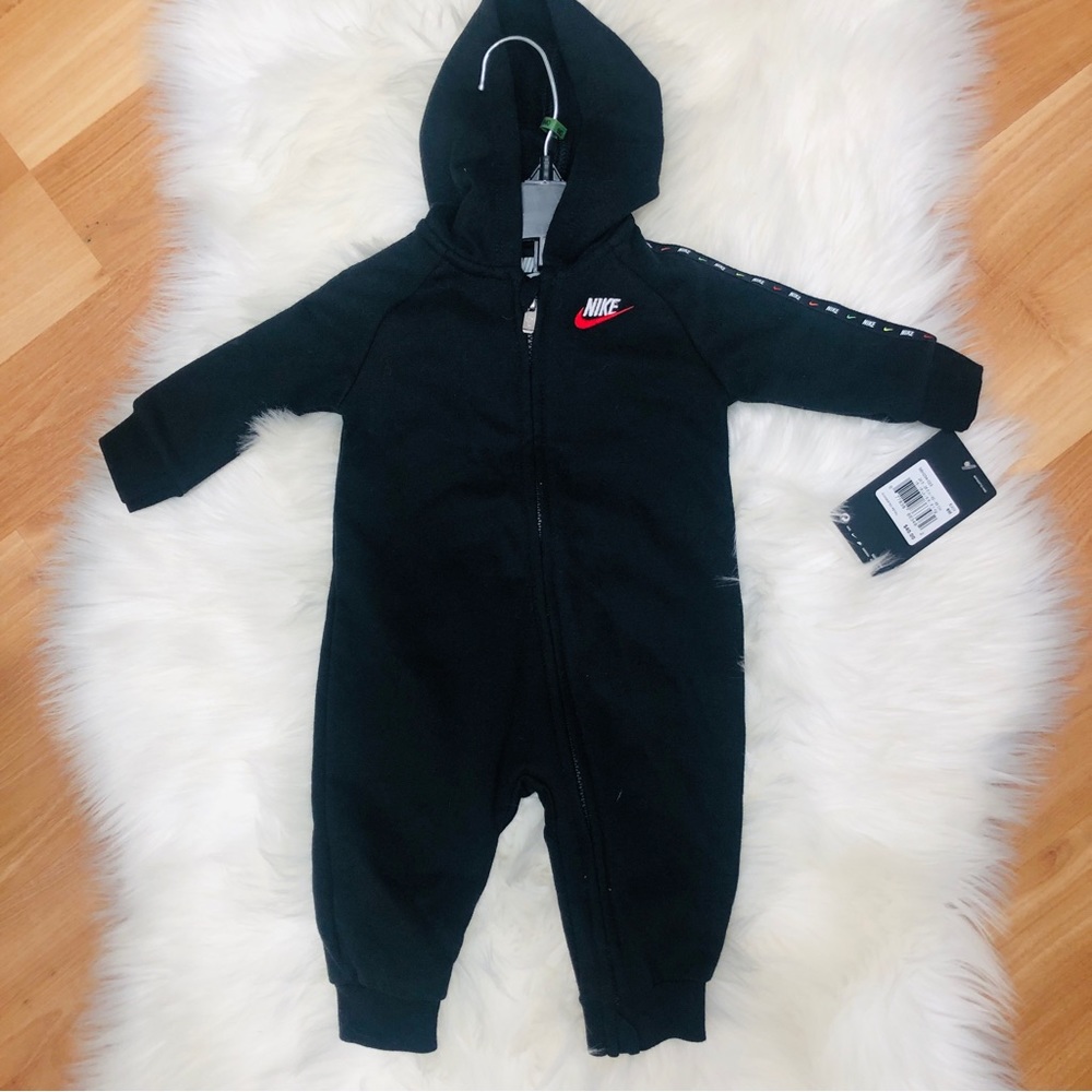 Nike one piece zip up sweatsuit Size 6 months NWT